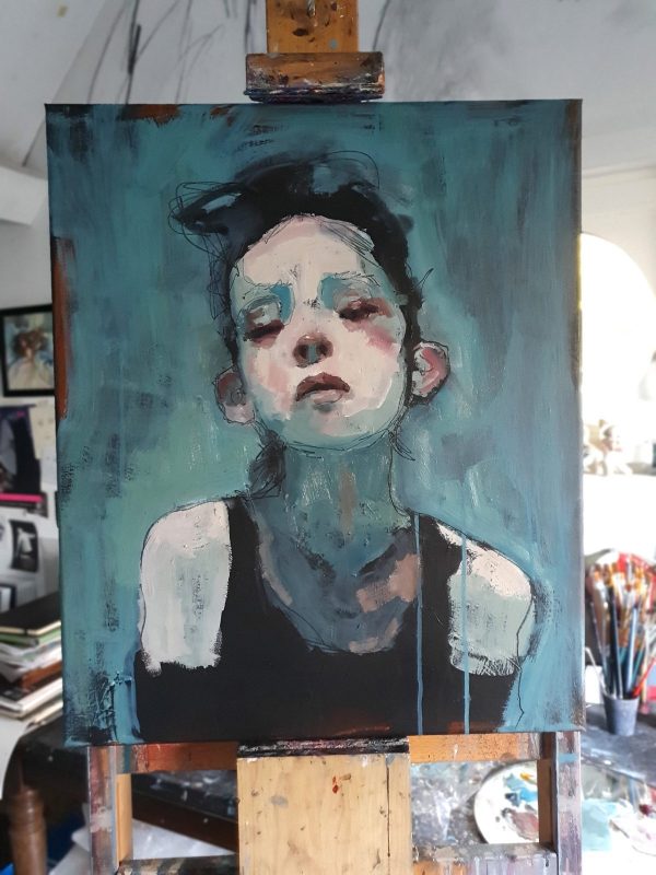 Figure with black tanktop on teal Background - Image 4